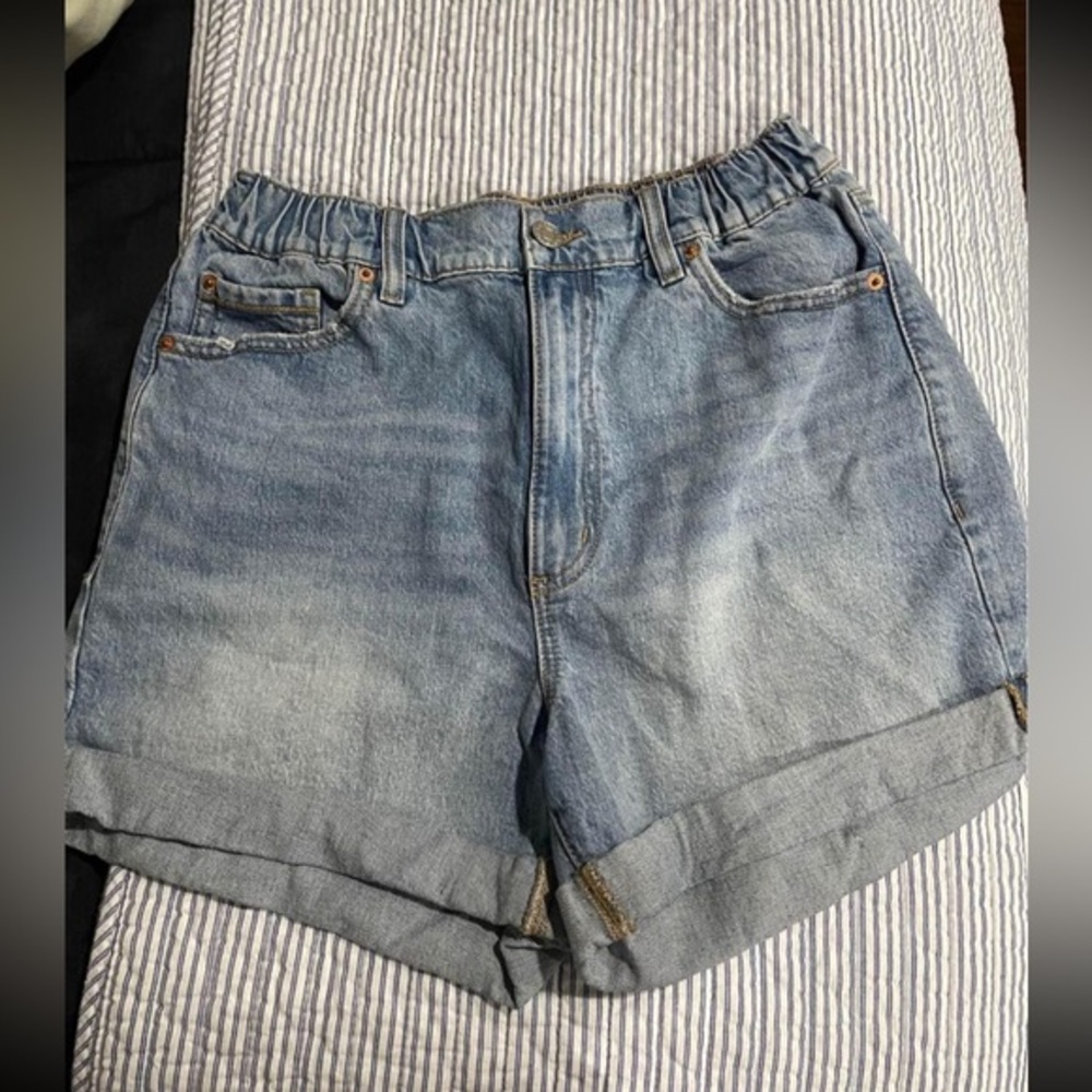 Garage‎ Mom Shorts